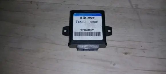 Mazda 323 F Immobilizer control unit/module BH4A675G2 3X0980