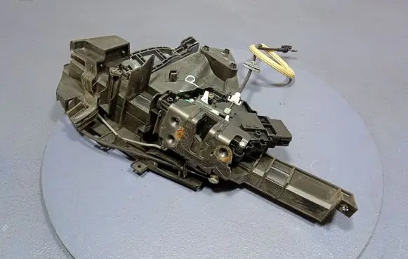 Ford C-MAX I Front door lock