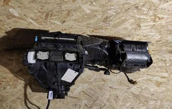 Volkswagen Golf V Interior heater climate box assembly 1K1820308