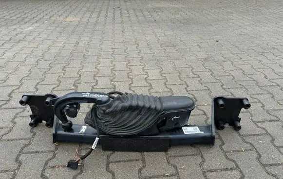 Audi Q8 Tow bar 4M8803881E 3J888088