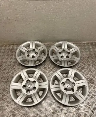 Dodge Durango II R17 wheel hub/cap/trim 63428k 63428 20762