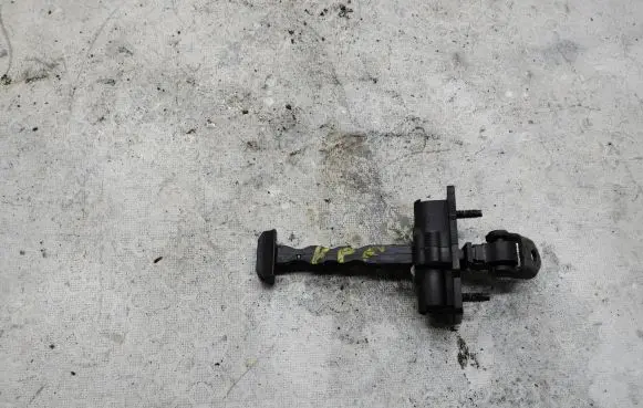 Opel Mokka B Front door check strap stopper