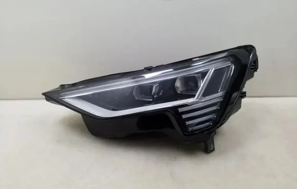 Audi e-tron Headlight/headlamp 4KE941039