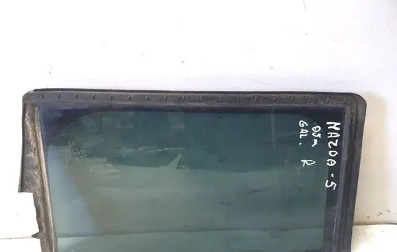 Mazda 5 Sliding door window/glass E643R003021