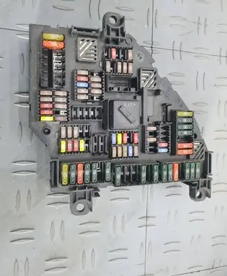 BMW 5 F10 F11 Fuse module 217033452 9234423 01638848