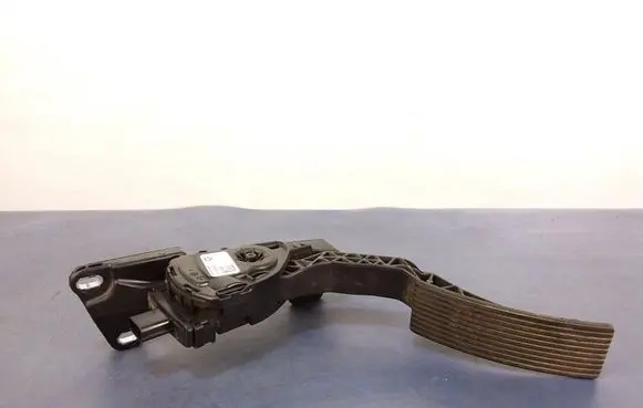 Jeep Grand Cherokee Accelerator throttle pedal 52124785AE