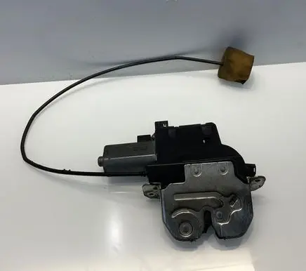 Mercedes-Benz S W221 Loading door lock A2217500085 2217500085