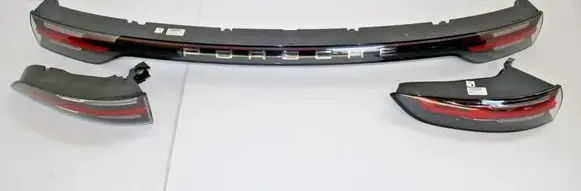 Porsche Cayenne (9Y0 9Y3) Tailgate rear/tail lights 9Y0945081Q