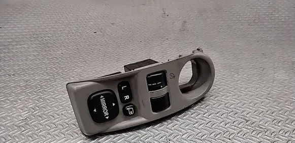 Wing mirror switch