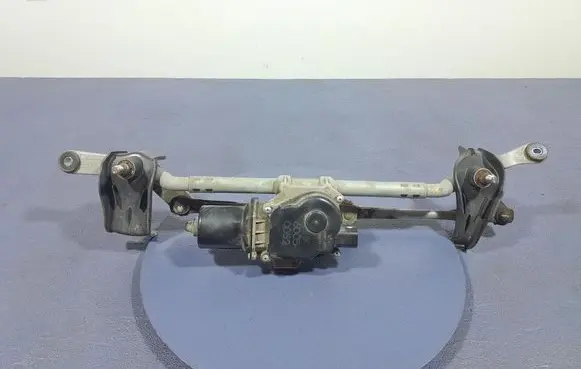 Mazda 3 III Front wiper linkage and motor BJS76737X