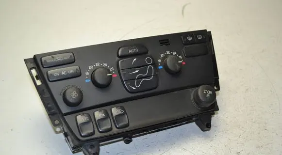 Volvo V70 Climate control unit 30746022