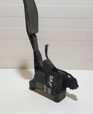 Opel Zafira A Accelerator throttle pedal 0281002298 18608013 90581208