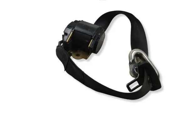 Volkswagen Golf IV Rear seatbelt 
