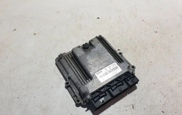 Renault Captur Engine control unit/module 0281019889 237103370R 237102747R