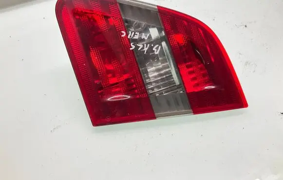 Mercedes-Benz B W245 Rear/tail lights A1698201664