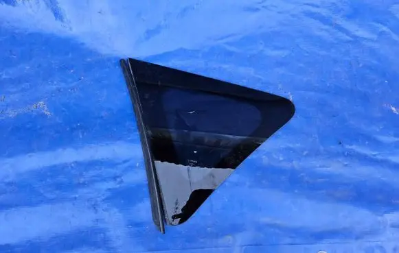 Toyota Verso-S Rear side window