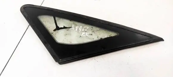 Toyota Avensis Verso Front triangle window/glass 