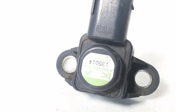 Mercedes-Benz A W176 Air pressure sensor A0051535028