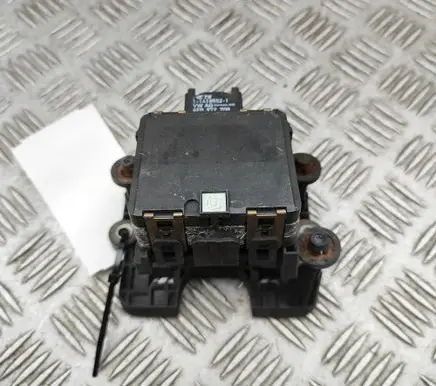 Volkswagen PASSAT B8 Distronic sensor radar 3Q0907561D 3Q0907572C