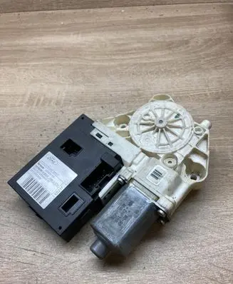Ford Focus C-MAX Front door window regulator motor 981406110 5WK11572K 0130822214