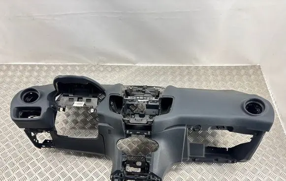 Ford Fiesta Dashboard 39715M 1004093 1004177