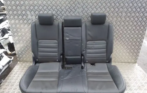 Lexus NX Rear seat 