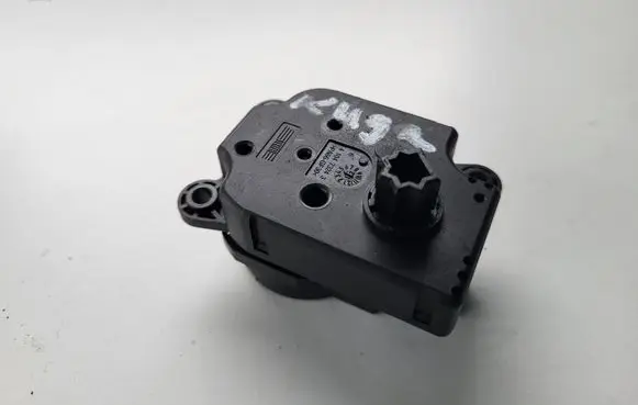 Ford Kuga II A/C air flow flap actuator/motor 