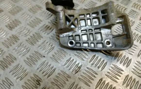 Volkswagen Touareg II Generator/alternator bracket 059903143AJ