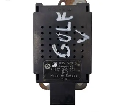 Volkswagen Golf V Aerial antenna amplifier 5M0035570B 7617310031 76131003