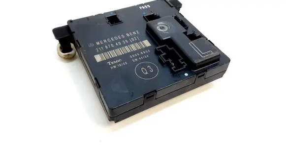 Mercedes-Benz E W211 Door control unit/module 2118704026