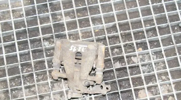 Ford Kuga I Rear brake caliper