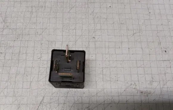 Volkswagen Transporter - Caravelle T5 Other relay 7M0951253A 95VW10K705CA