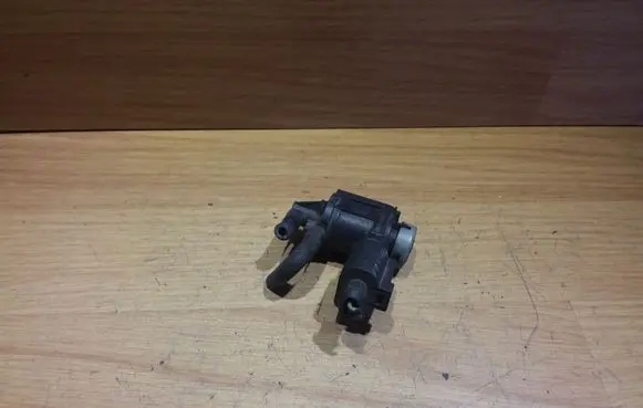 Volkswagen Sharan Vacuum valve 1J0906283C