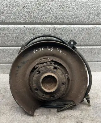 Volvo V70 Rear wheel hub 9200623