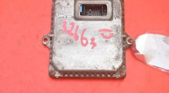 Ford Mondeo Mk III Voltage converter/converter module 1307329064