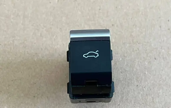 Audi Q7 4M Tailgate opening switch 4M0959831A