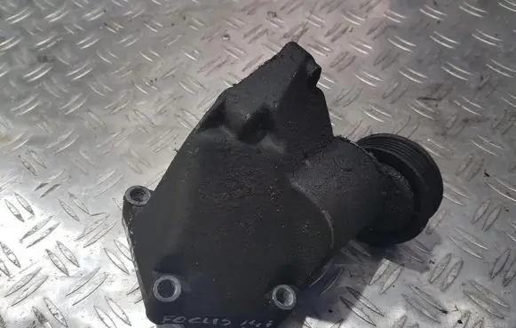 Ford Focus Engine mounting bracket