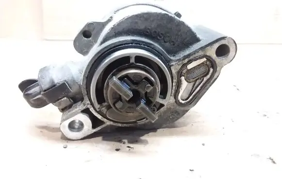 Ford Focus Vacuum pump D162A0503W