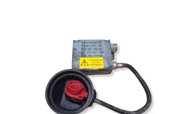 Volkswagen PASSAT B5.5 Headlight ballast module Xenon 5DV007760
