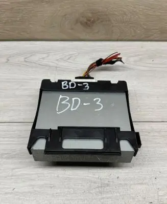 Volkswagen Golf VI Engine control unit holder 5M1971846A