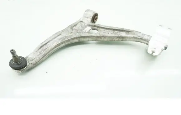 Mercedes-Benz CLA C118 X118 Front control arm 2473330300