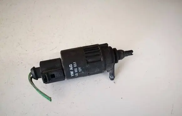 Volkswagen Bora Windscreen/windshield washer pump 1j5955651