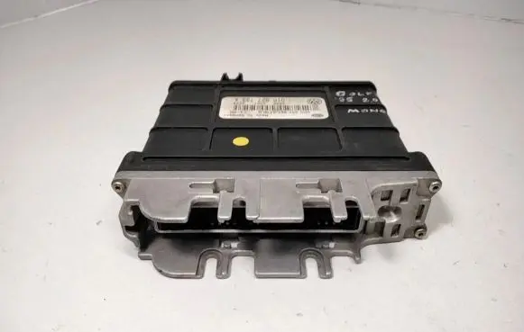 Volkswagen Golf III Gearbox control unit/module 01M927733A 5DG00765101
