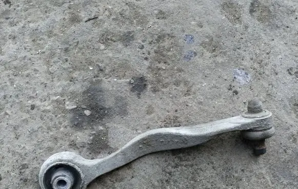 Audi A4 S4 B5 8D Front lower control arm/wishbone