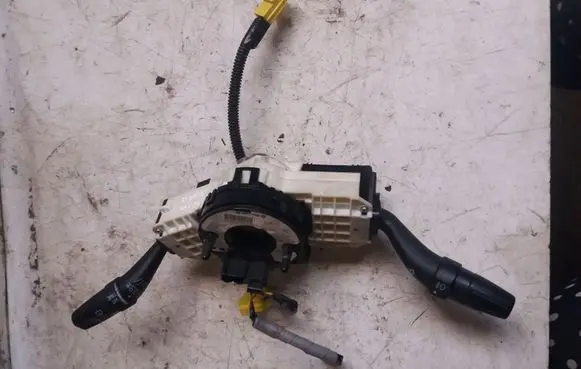 Honda FR-V Indicator stalk 5928