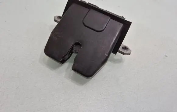 Volvo V50 Tailgate/trunk/boot lock/catch/latch 31276698