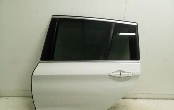 BMW 2 F46 Rear door 7392326
