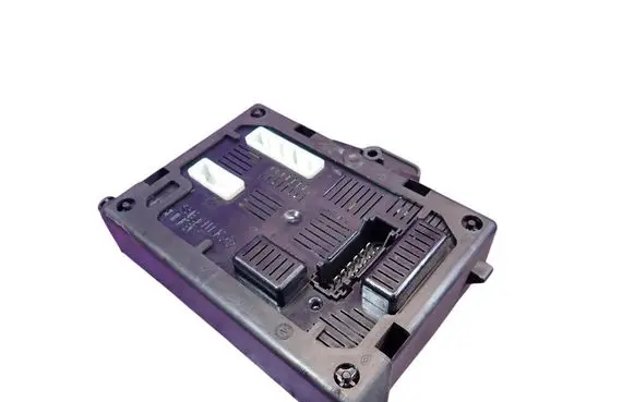 Renault Clio III Central body control module 
