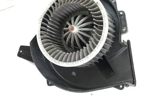 Volkswagen Polo Heater fan/blower 6Q1820015G A9677