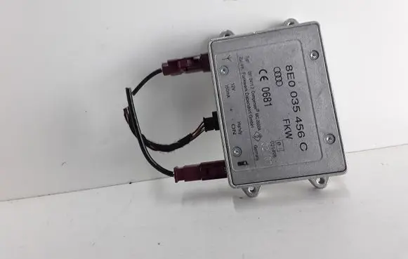 Audi TT TTS Mk2 Aerial antenna amplifier 8E0035456C